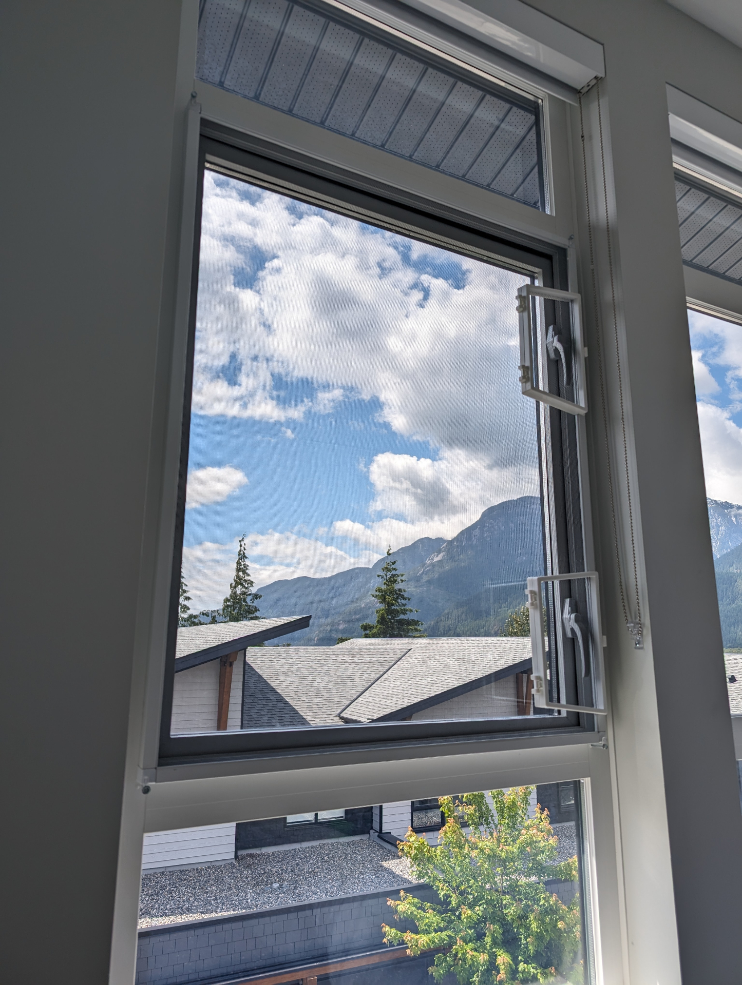 Push-out wicket screen